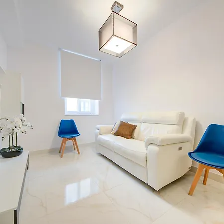 Modern 2br With Full Amenities In By 360 Estates