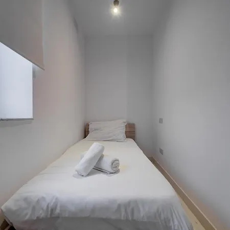 Appartamento Modern 2br With Full Amenities In By 360 Estates *