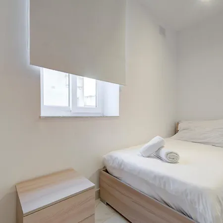 Modern 2br With Full Amenities In By 360 Estates Apartment *
