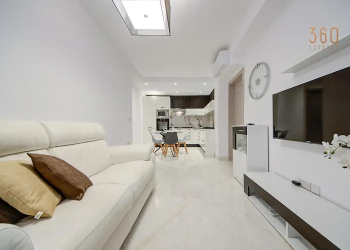 Modern 2br With Full Amenities In By 360 Estates *