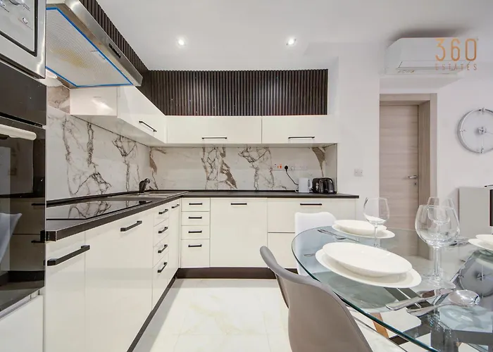 Modern 2br With Full Amenities In By 360 Estates