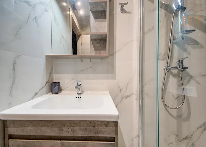 Apartamento Modern 2br With Full Amenities In By 360 Estates