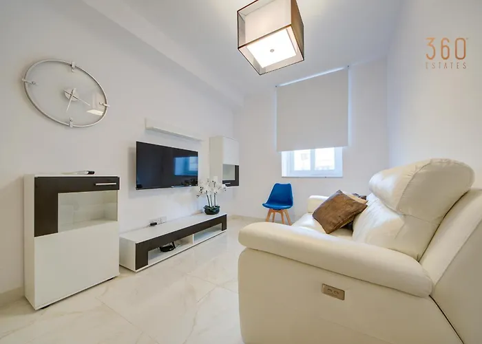 Apartamento Modern 2br With Full Amenities In By 360 Estates